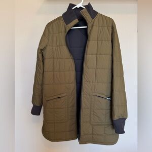 Outdoor research women’s reversible shadow insulated parka, olive/black, Small